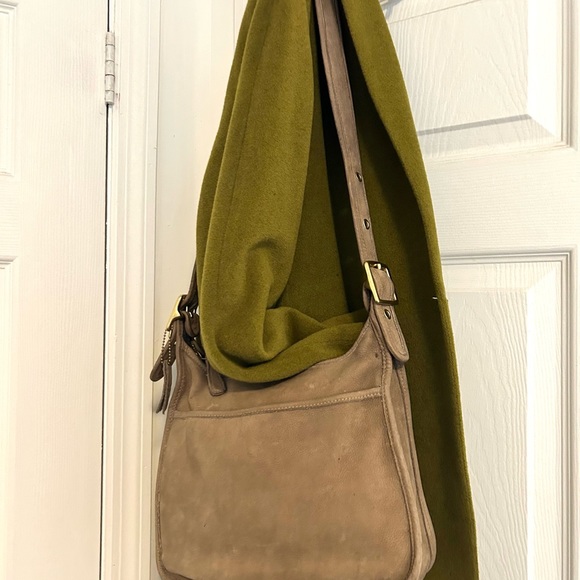 1997 coach tan legacy nubuc zip - Picture 3 of 5